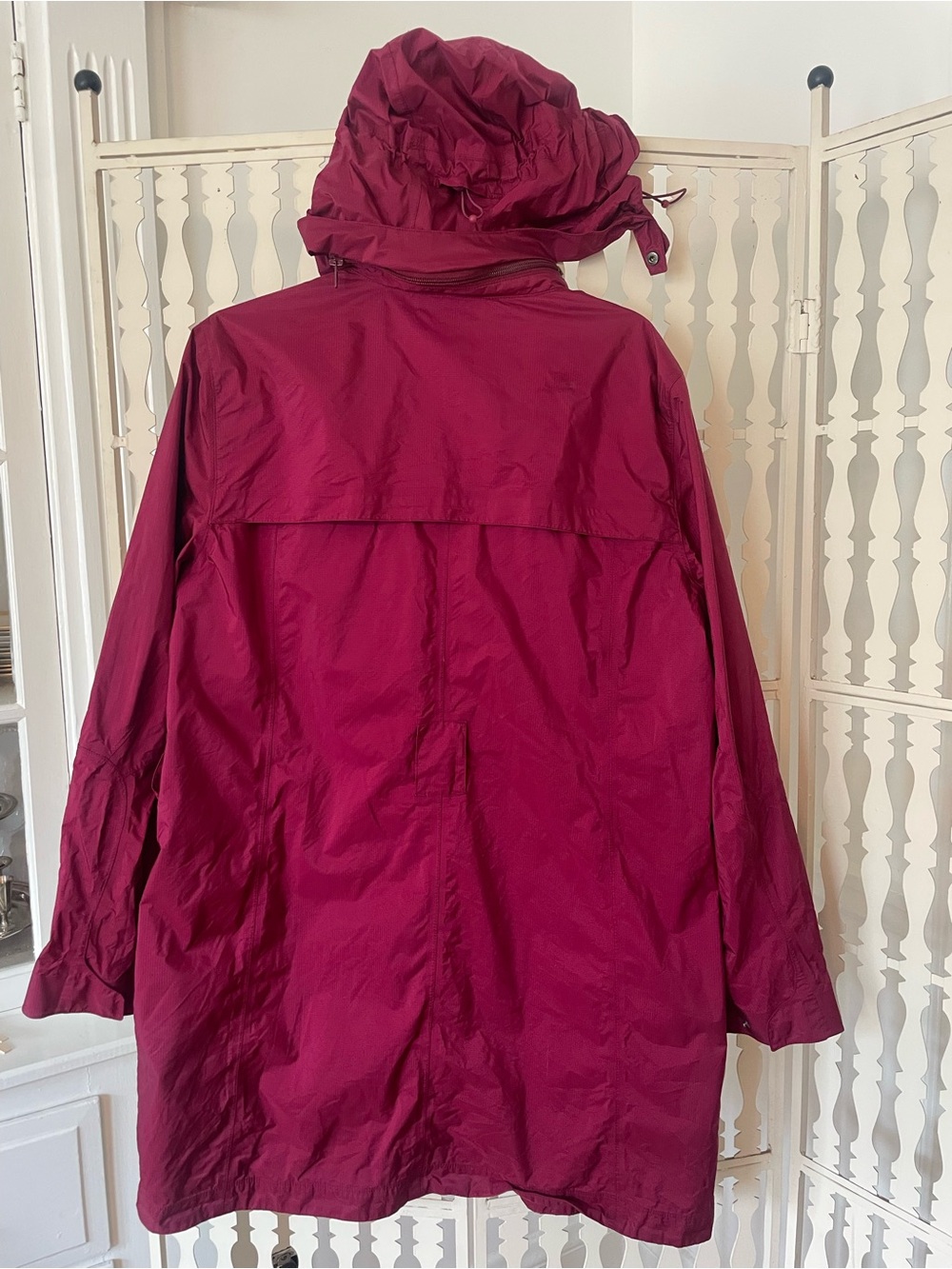 LL Bean Women’s Waterproof Hooded Jacket - Picture 3 of 5